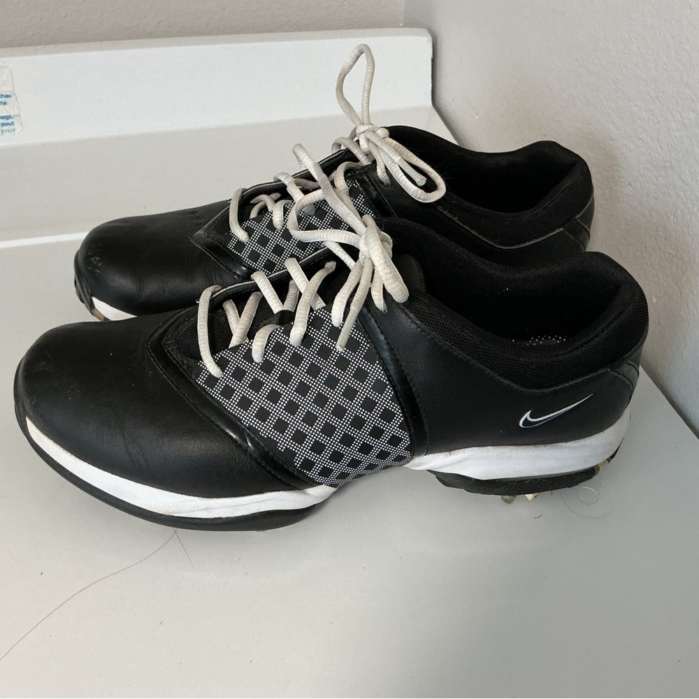 Ladies Nike Air Black and White Golf Shoes Sz 6